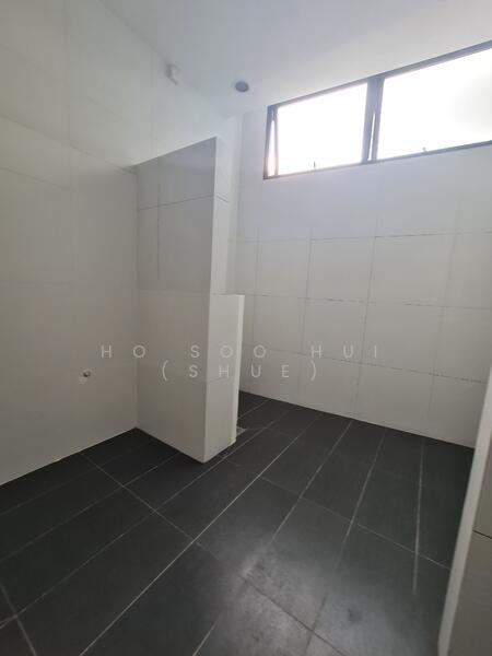 Novelty BizCentre, 18 Howard Road, Macpherson / Potong Pasir, 2,616 sqft, Light Industrial (B1) For Rent, by Ho Soo Hui (Shue), 22278543 - CommercialGuru.com.sg