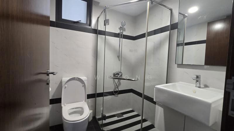 Symphony Suites, 3 Yishun Close, Sembawang / Yishun, 3 Bedrooms, 915 sqft, Condominium For Sale, by Kiwi Ong, 22279790 - Bathroom - PropertyGuru.com.sg