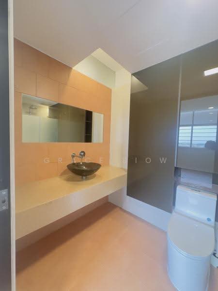 Ridgewood Condominium, 1 Ridgewood Close, Tanglin / Holland / Bukit Timah, 3 Bedrooms, 1,744 sqft, Condominium For Rent, by Grace Siow, 22280837 - Bathroom - PropertyGuru.com.sg