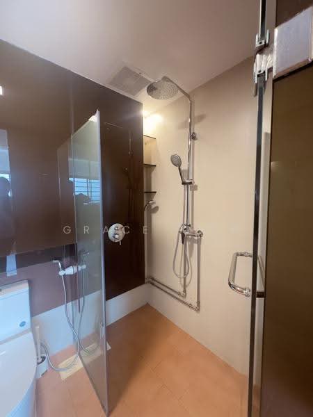 Ridgewood Condominium, 1 Ridgewood Close, Tanglin / Holland / Bukit Timah, 3 Bedrooms, 1,744 sqft, Condominium For Rent, by Grace Siow, 22280837 - Bathroom - PropertyGuru.com.sg