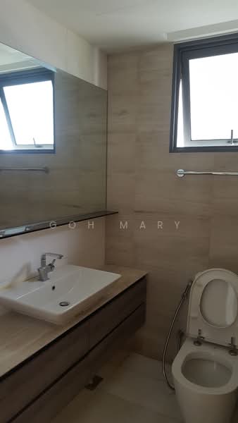 Waterfront Isle, 738 Bedok Reservoir Road, 2 Bedrooms, 904 sqft, Condominium For Rent, by Goh Mary, 22287661 - Toilet - PropertyGuru.com.sg