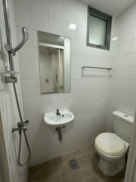 The Imperial, 5 Jalan Rumbia, 4 Bedrooms, 1,905 sqft, Condominium For Rent, by Steven Teo, 22291828 - Maid Toilet - PropertyGuru.com.sg