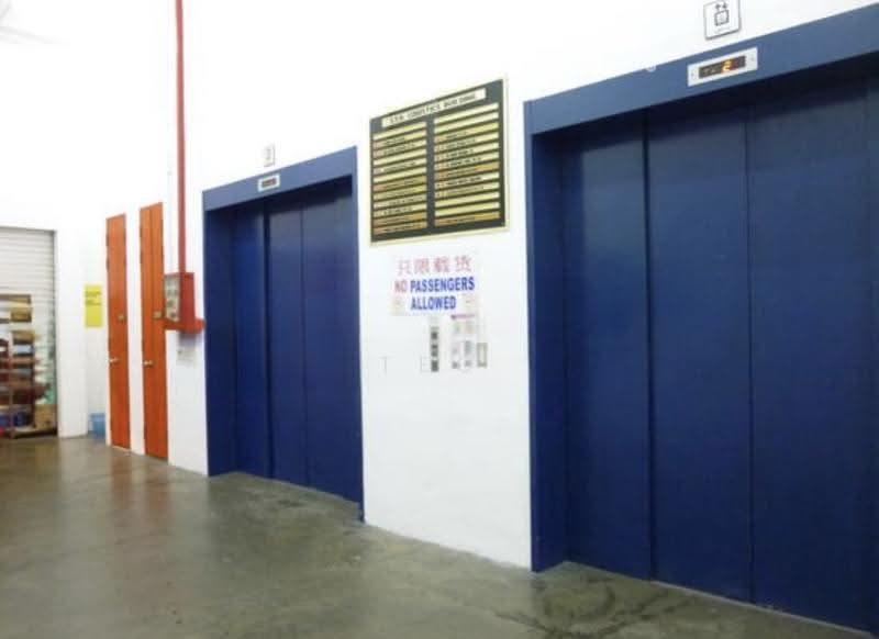 SYH Logistic Building, 68 Kallang Pudding Road, Macpherson / Potong Pasir, 3,380 sqft, Light Industrial (B1) For Rent, by Teo Jeri, 22319685 - Cargo lift lobby - CommercialGuru.com.sg