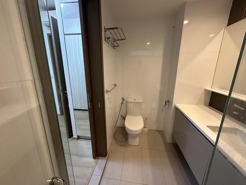 CityLife @ Tampines, 51 Tampines Central 7, Pasir Ris / Tampines, 2 Bedrooms, 950 sqft, Executive Condominium For Rent, by Jialin Huang, 22336876 - Bathroom - PropertyGuru.com.sg