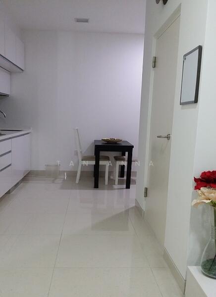 Centra Studios, 25 Lorong 25 Geylang, Eunos / Geylang / Paya Lebar, 1 Bedroom, 484 sqft, Condominium For Rent, by Tan Anna, 22340624 - Kitchen & dining area - PropertyGuru.com.sg