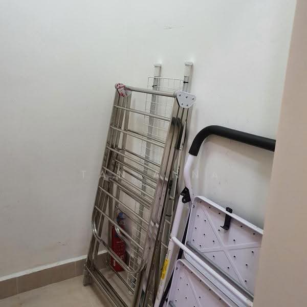 Centra Studios, 25 Lorong 25 Geylang, Eunos / Geylang / Paya Lebar, 1 Bedroom, 484 sqft, Condominium For Rent, by Tan Anna, 22340624 - Storeroom - PropertyGuru.com.sg