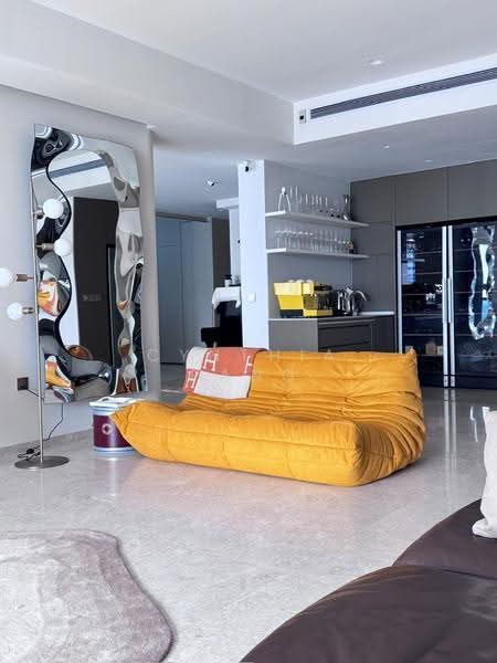 Marina Bay Suites, 3 Central Boulevard, Boat Quay / Raffles Place / Marina, 4 Bedrooms, 2,681 sqft, Apartment For Rent, by Cynthia Pang, 22348382 - Living Room - PropertyGuru.com.sg
