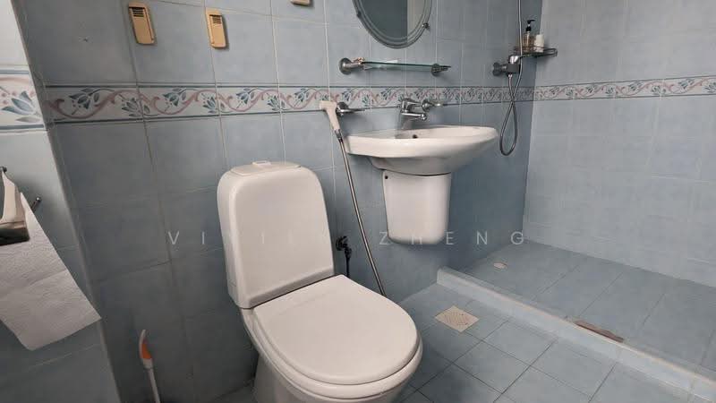 Bedroom with attached bathroom, mins walk to Serangoon MRT/Nex, Recreation Lane, Hougang / Punggol / Sengkang, Room Rental, 300 sqft, Semi-Detached House For Rent, by Vivien Zheng, 22361635 - PropertyGuru.com.sg