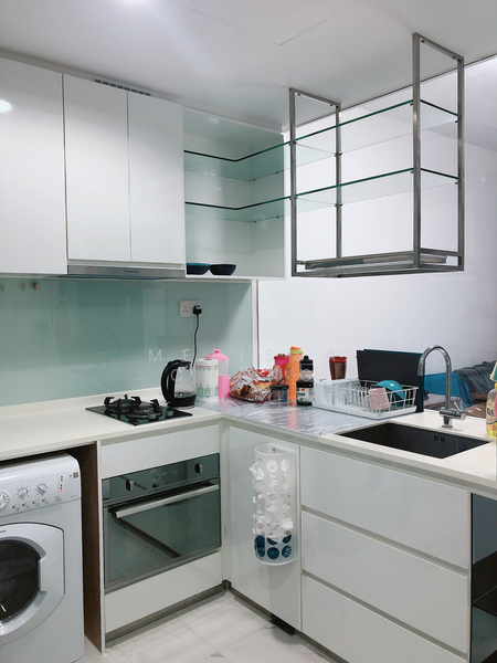 Euhabitat Condominium For Sale at S$ 800,000 | PropertyGuru Singapore - Gorgeous semi-open glass kitchen!
