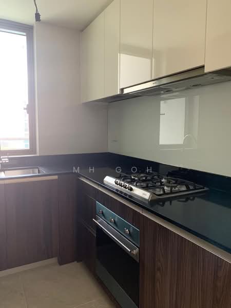 Park Place Residences, 6 Paya Lebar Road, 3 Bedrooms, 1,087 sqft, Condominium For Rent, by MH Goh, 22378482 - Spacious Kitchen with brand new appliances - PropertyGuru.com.sg