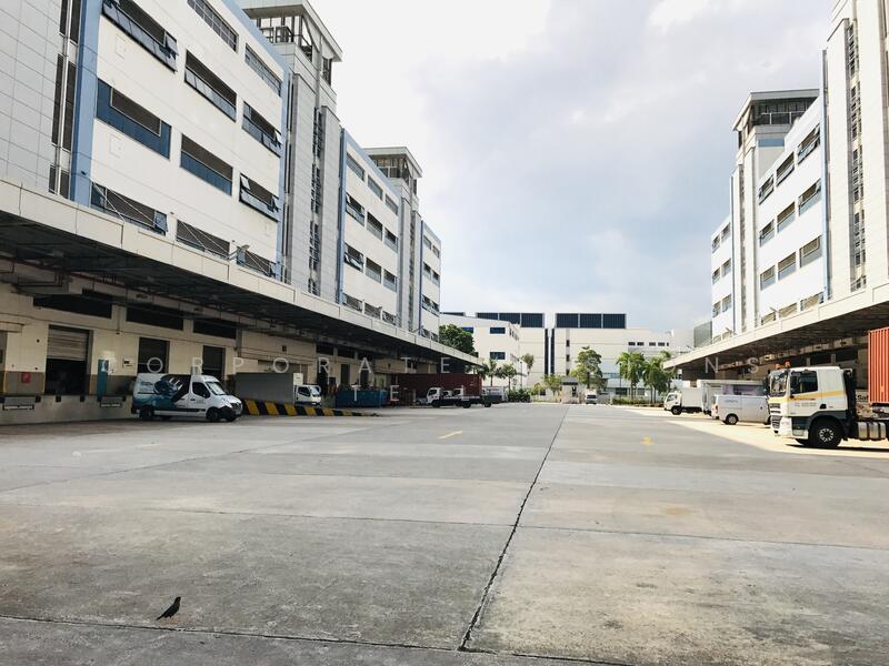 6 METER NON-JTC B2 SPACE suits E-COMMERCE, STORAGE, Distribution Ctr Showcase off Clementi West, Clementi/ West Coast Highway CONTACT: +6596881177, 8,500 sqft, Factory / Workshop (B2) For Rent, by ADRIAN, 22413889 - Easy parking and efficiency for prime movers, trailers - CommercialGuru.com.sg