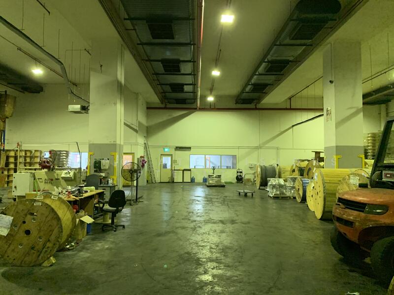 6 METER NON-JTC B2 SPACE suits E-COMMERCE, STORAGE, Distribution Ctr Showcase off Clementi West, Clementi/ West Coast Highway CONTACT: +6596881177, 8,500 sqft, Factory / Workshop (B2) For Rent, by ADRIAN, 22413889 - Top Floor, 7 meter Ceiling High Floor Load. Subj. to availability. - CommercialGuru.com.sg