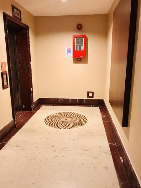 Large Floor Plate with Lift Access: Office/Lifestyle/Showroom/Retail/Entertainment/F&B, Hong Kong St, Boat Quay / Raffles Place / Marina, 5,114 sqft, Office For Rent, by Torie Frances Doshi, 22423025 - CommercialGuru.com.sg