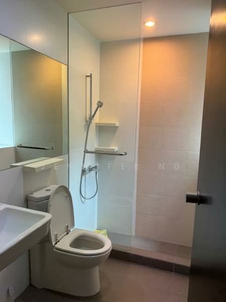 Le Reve, 33 Kampong Eunos, 2 Bedrooms, 1,012 sqft, Condominium For Rent, by Jennifer Ng, 22486267 - Master bathroom - PropertyGuru.com.sg
