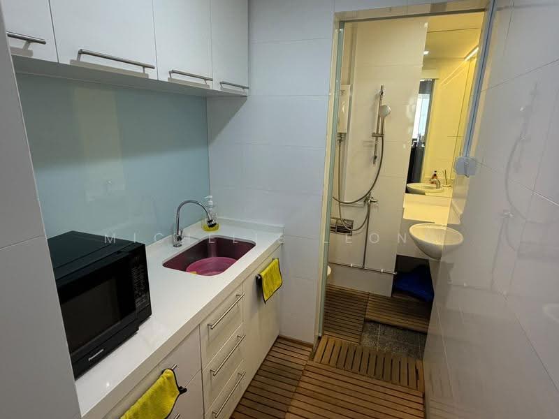 The Central, 8 Eu Tong Sen Street, Boat Quay / Raffles Place / Marina, 1,206 sqft, Office For Rent, by Michelle Leong, 22494836 - Bathroom - CommercialGuru.com.sg