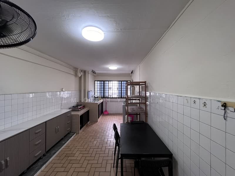 157 Tampines Street 12, 157 Tampines Street 12, 2 Bedrooms, 732 sqft, HDB Flat For Rent, by Timothy Chew, 22503200 - Kitchen - PropertyGuru.com.sg