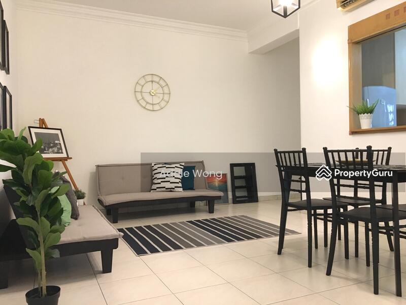 For Rent - Condo Master Bedroom | Near Science Park, Mapletree Biz City, One North, NUS | MRT 5 Mins Walk