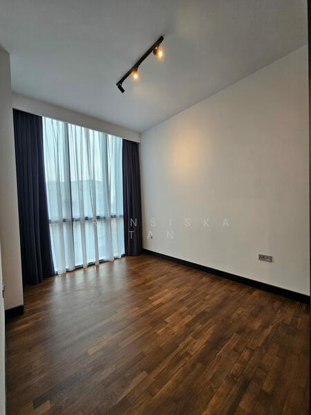 For Sale - Martin Modern
