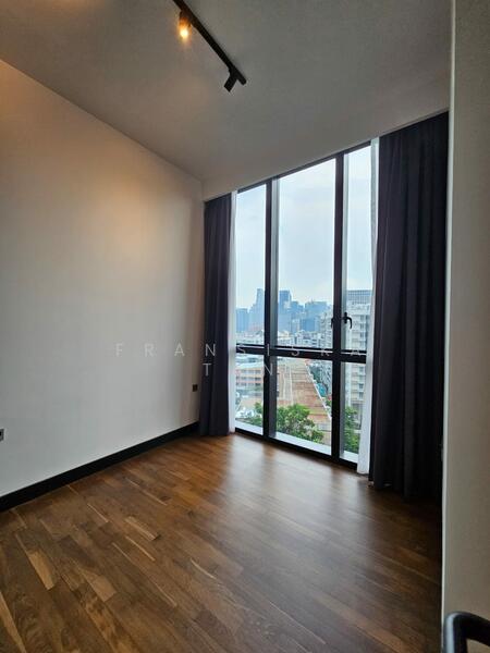 For Sale - Martin Modern