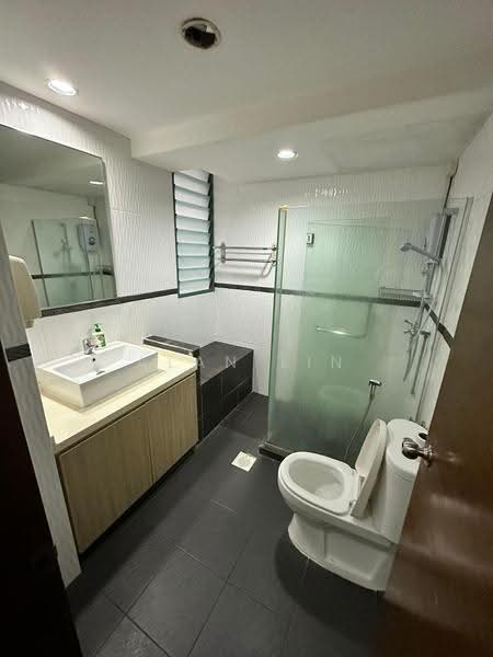 Gold Coast Condo, 366 Pasir Panjang Road, Buona Vista / West Coast / Clementi New Town, Room Rental, 250 sqft, Condominium For Rent, by Alan Lin, 22562683 - PropertyGuru.com.sg