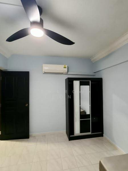 241 Hougang Street 22, 241 Hougang Street 22, Hougang / Punggol / Sengkang, Room Rental, 200 sqft, HDB Flat For Rent, by Sharon Leong, 22572633 - Bedroom - PropertyGuru.com.sg
