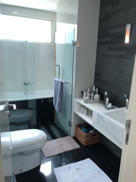 The Tresor, 26 Duchess Road, 4 Bedrooms, 2,185 sqft, Condominium For Rent, by Joy Yim, 22636862 - Master bathroom - PropertyGuru.com.sg