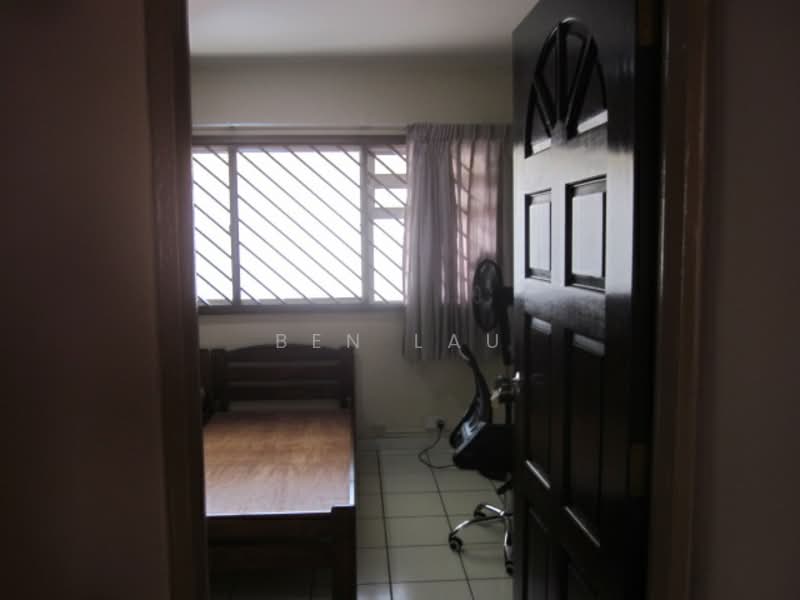 323 Jurong East Street 31, 323 Jurong East Street 31, 4 Bedrooms, 1,604 sqft, HDB Flat For Rent, by Ben Lau, 22646563 - Level 2 Master bedrooom - PropertyGuru.com.sg