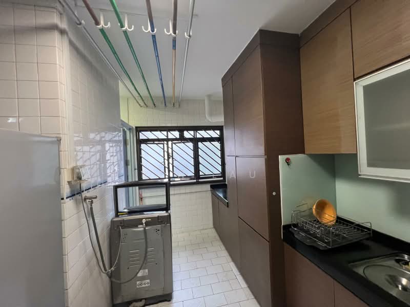 323 Jurong East Street 31, 323 Jurong East Street 31, 4 Bedrooms, 1,604 sqft, HDB Flat For Rent, by Ben Lau, 22646563 - Level 1 Kitchen - PropertyGuru.com.sg