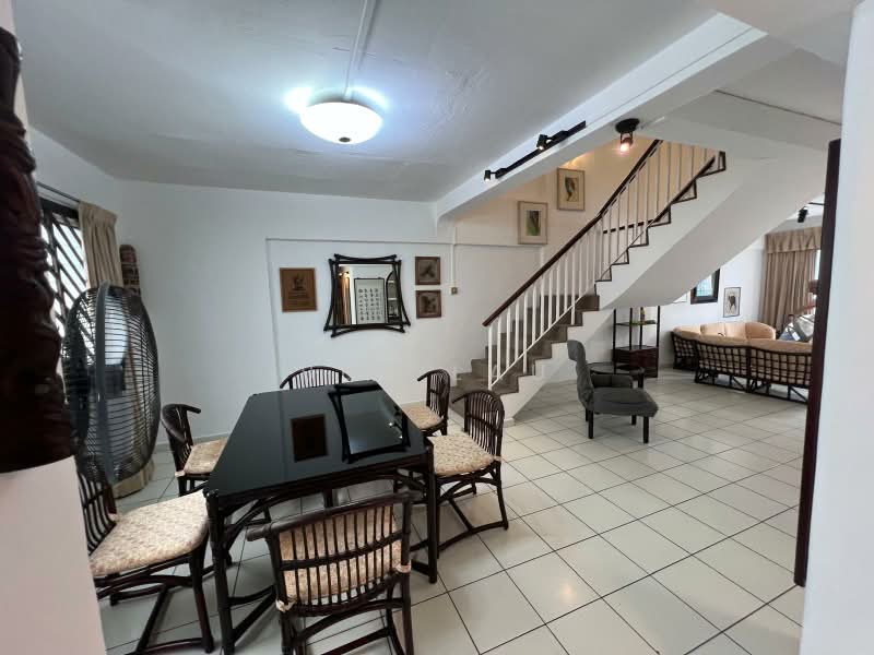 323 Jurong East Street 31, 323 Jurong East Street 31, 4 Bedrooms, 1,604 sqft, HDB Flat For Rent, by Ben Lau, 22646563 - Level 1 Dining Area - PropertyGuru.com.sg