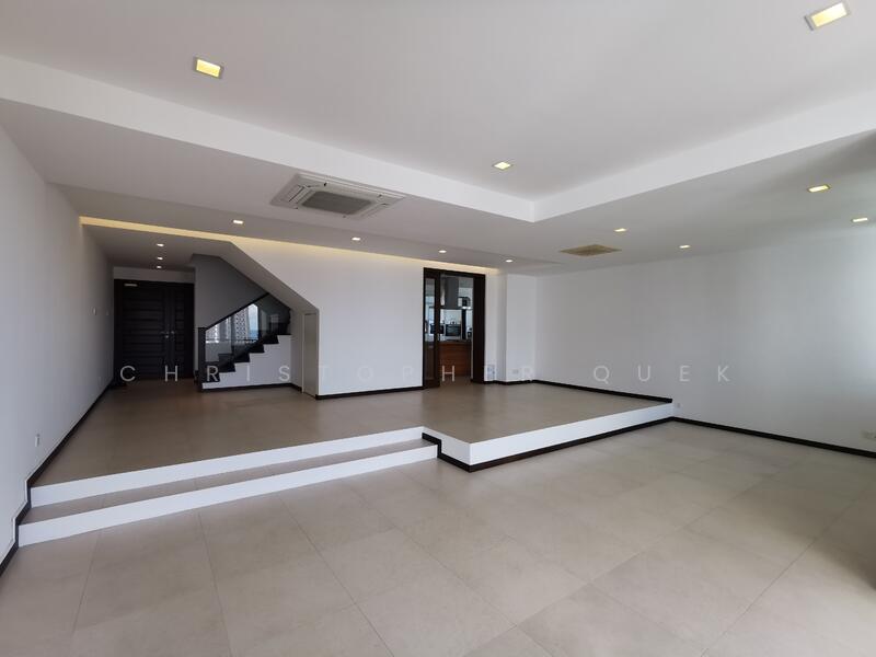 Fernwood Towers, 28 Fernwood Terrace, East Coast / Marine Parade, 4 Bedrooms, 2,777 sqft, Condominium For Rent, by Christopher Quek, 22647849 - Spacious and regular shape living and dining hall. - PropertyGuru.com.sg