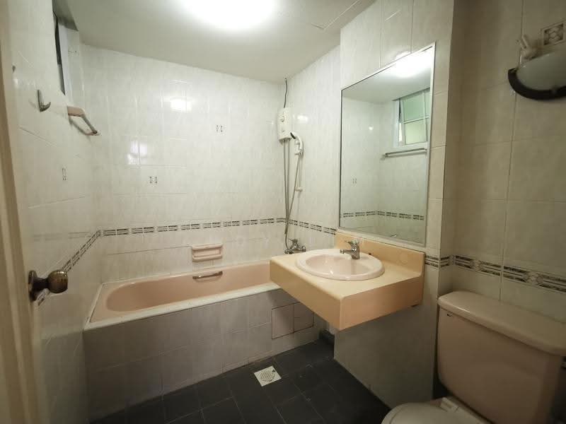 Versailles, 133 Hemmant Road, East Coast / Marine Parade, 1 Bedroom, 743 sqft, Condominium For Rent, by Andy Lim, 22683525 - PropertyGuru.com.sg
