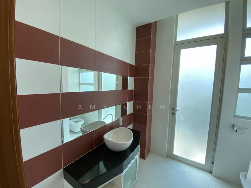 See Video in Listing! Charming 3- Storey Semi-Detached with 5 Spacious Bedrooms with Huge Pool, , 5 Bedrooms, 4,500 sqft, Semi-Detached House For Rent, by Amy Chew, 22684129 - POWDER ROOM - PropertyGuru.com.sg