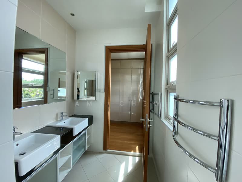 See Video in Listing! Charming 3- Storey Semi-Detached with 5 Spacious Bedrooms with Huge Pool, , 5 Bedrooms, 4,500 sqft, Semi-Detached House For Rent, by Amy Chew, 22684129 - MASTER BATHROOM - PropertyGuru.com.sg