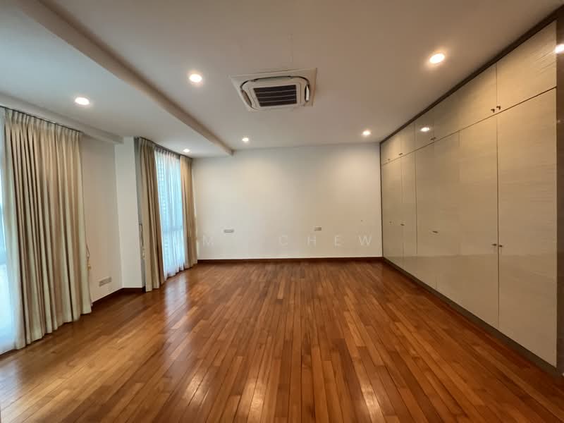 See Video in Listing! Charming 3- Storey Semi-Detached with 5 Spacious Bedrooms with Huge Pool, , 5 Bedrooms, 4,500 sqft, Semi-Detached House For Rent, by Amy Chew, 22684129 - PropertyGuru.com.sg