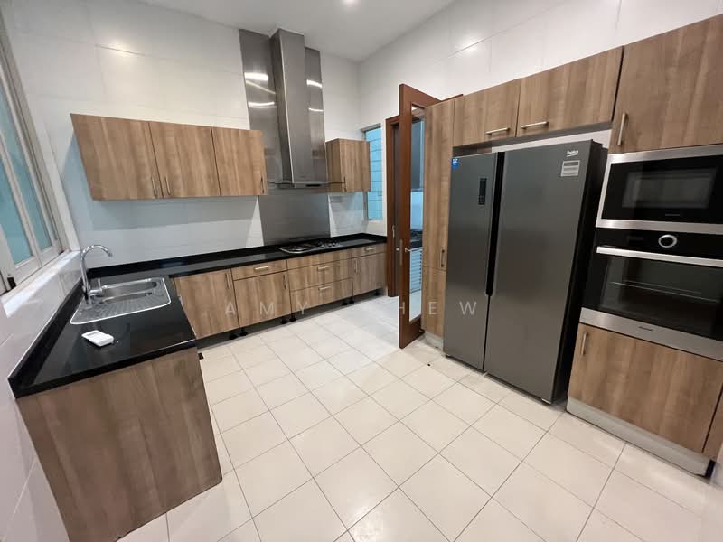 See Video in Listing! Charming 3- Storey Semi-Detached with 5 Spacious Bedrooms with Huge Pool, , 5 Bedrooms, 4,500 sqft, Semi-Detached House For Rent, by Amy Chew, 22684129 - PropertyGuru.com.sg