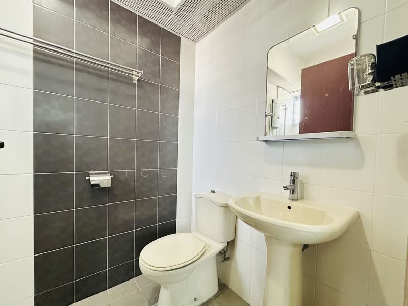 18B Holland Drive, 18B Holland Drive, 3 Bedrooms, 990 sqft, HDB Flat For Rent, by Alice Ng 黄素芳, 22687777 - PropertyGuru.com.sg