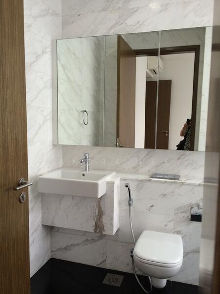 Spring Residences, 25 Ewe Boon Road, 2 Bedrooms, 1,105 sqft, Apartment For Rent, by Sandra Lee, 22705169 - Master Toilet - PropertyGuru.com.sg