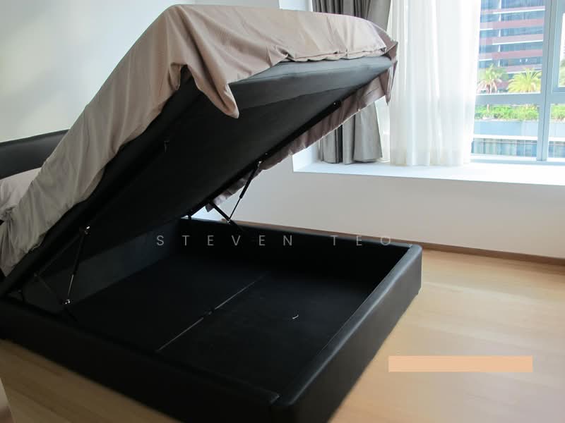 The Vermont On Cairnhill, 12B Cairnhill Rise, 2 Bedrooms, 883 sqft, Apartment For Rent, by Steven Teo, 22706130 - Master Bedroom - Storage Bed - PropertyGuru.com.sg
