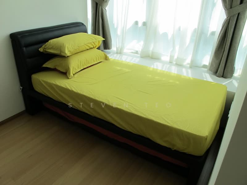 The Vermont On Cairnhill, 12B Cairnhill Rise, 2 Bedrooms, 883 sqft, Apartment For Rent, by Steven Teo, 22706130 - Common Bedroom - PropertyGuru.com.sg