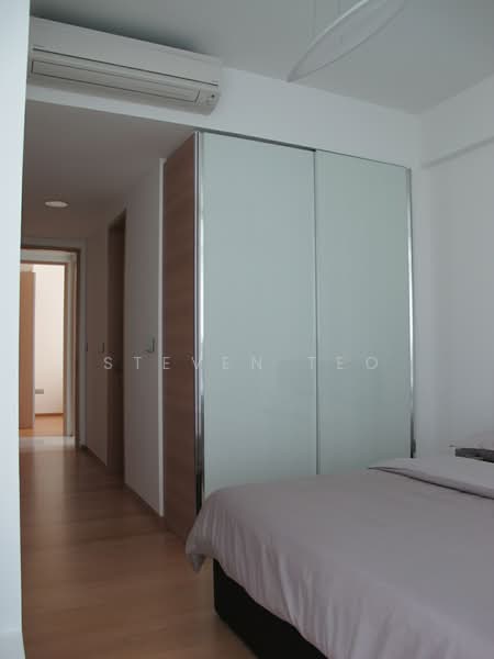 The Vermont On Cairnhill, 12B Cairnhill Rise, 2 Bedrooms, 883 sqft, Apartment For Rent, by Steven Teo, 22706130 - Master Bedroom - PropertyGuru.com.sg
