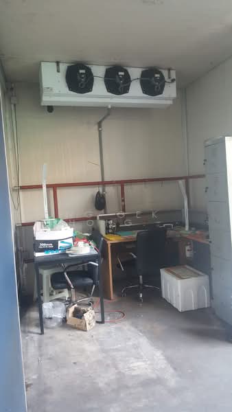 Cold Room @ Senoko Drive, 58 Senoko Drive, 1,300 sqft, Factory / Workshop (B2) For Rent, by Ng Gek Chong (黄岳聪), 22744756 - CommercialGuru.com.sg