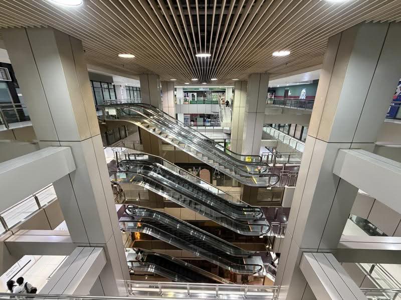 Orchard Plaza, 150 Orchard Road, Orchard / River Valley, 280 sqft, Mall Shop For Rent, by Charmaine Leong, 22799685 - Interior - CommercialGuru.com.sg
