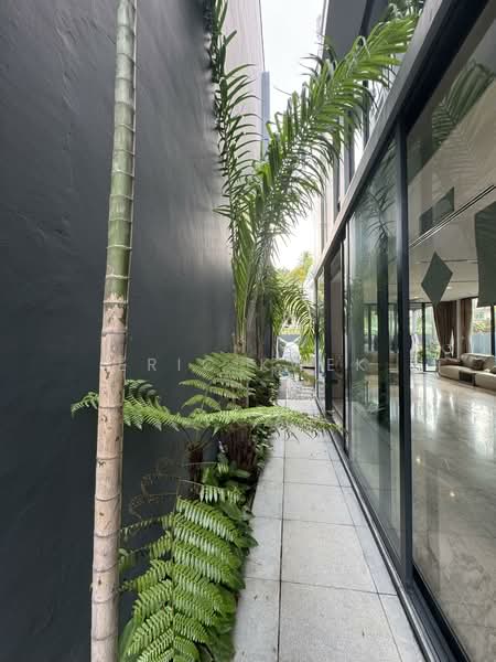 For Sale - Coronation Road