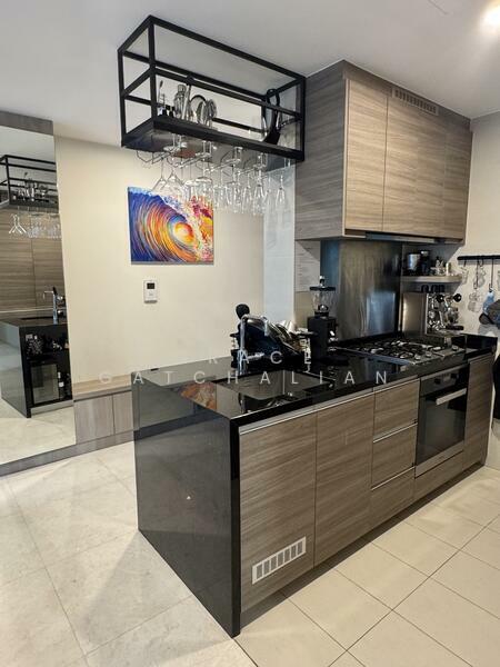 For Sale - 8 Saint Thomas