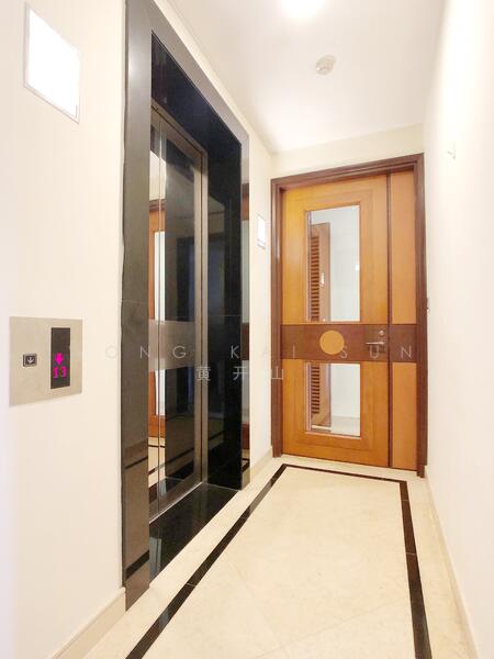 Cuscaden Residences, 26 Cuscaden Road, Tanglin / Holland / Bukit Timah, 3 Bedrooms, 1,453 sqft, Condominium For Rent, by Wong Kai Sun 黄开山, 22847036 - Private Lift Lobby (additional area for shoes) - PropertyGuru.com.sg