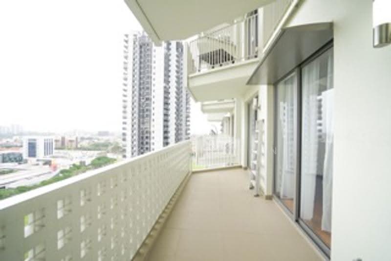 Sky Habitat, 7 Bishan Street 15, Ang Mo Kio / Bishan / Thomson, 2 Bedrooms, 893 sqft, Condominium For Rent, by Quek Yee Yong, 22880126 - Balcony - PropertyGuru.com.sg