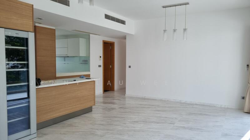 Living room/dining