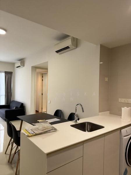 Bedok Residences, 24 Bedok North Drive, Bedok / Upper East Coast, 2 Bedrooms, 883 sqft, Condominium For Sale, by Fransiska Tan, 22919805 - Living Room - PropertyGuru.com.sg