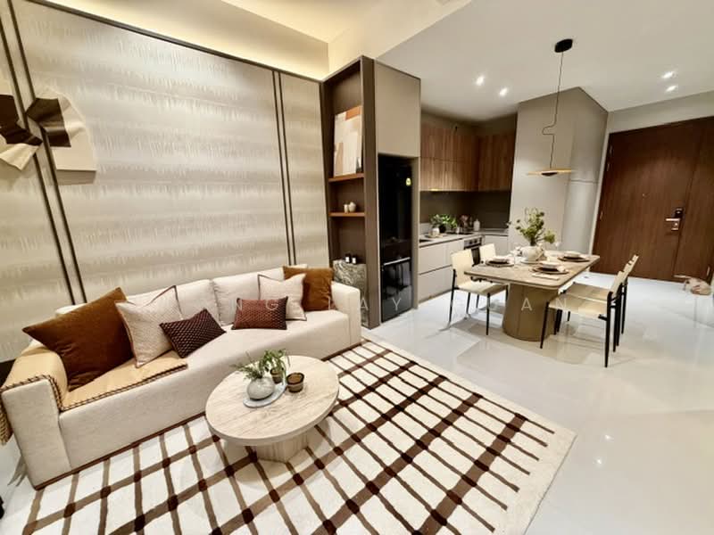 Parksuites, 18 Holland Grove Road, Tanglin / Holland / Bukit Timah, 2 Bedrooms, 786 sqft, Condominium For Sale, by Chong Lay Guan, 22933852 - Living and dining room - PropertyGuru.com.sg