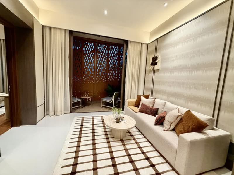 Parksuites, 18 Holland Grove Road, Tanglin / Holland / Bukit Timah, 2 Bedrooms, 786 sqft, Condominium For Sale, by Chong Lay Guan, 22933852 - LIving room with access to balcony - PropertyGuru.com.sg